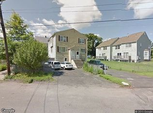 92 Coggswell St, Bridgeport, CT 06610