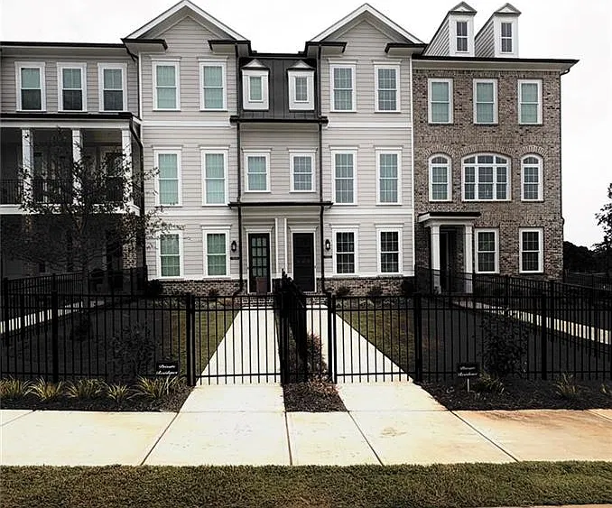 3 bed, 3.5 bath, 2264 sqft, $3,200 — Photo 2