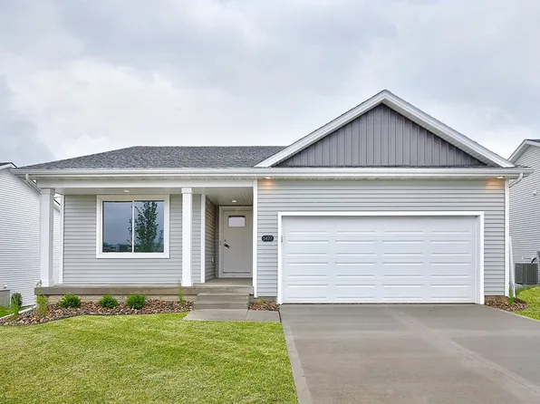 5427 167th St, Urbandale, IA 50323
