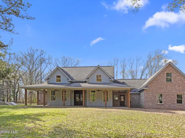236 Childress Ln, Flora, MS 39071