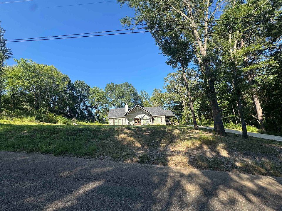 1st image of 233 Shoreview Dr