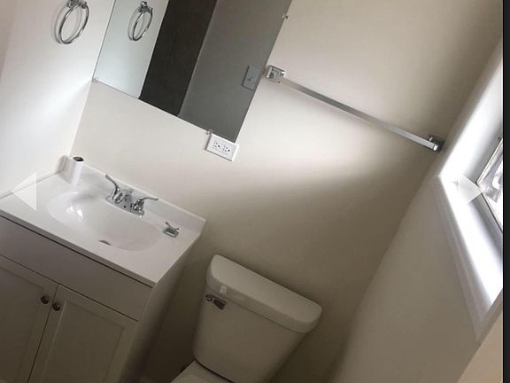 2nd image of 14635 Woodlawn Ave #0