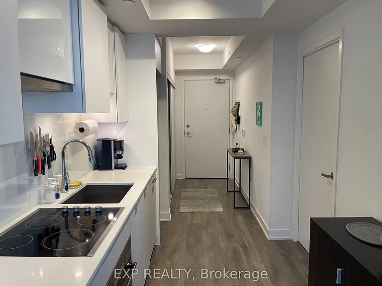 195 Redpath Ave #2015 — Photo 6