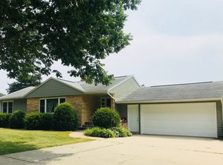 313 1st Ave NE, Waukon, IA 52172