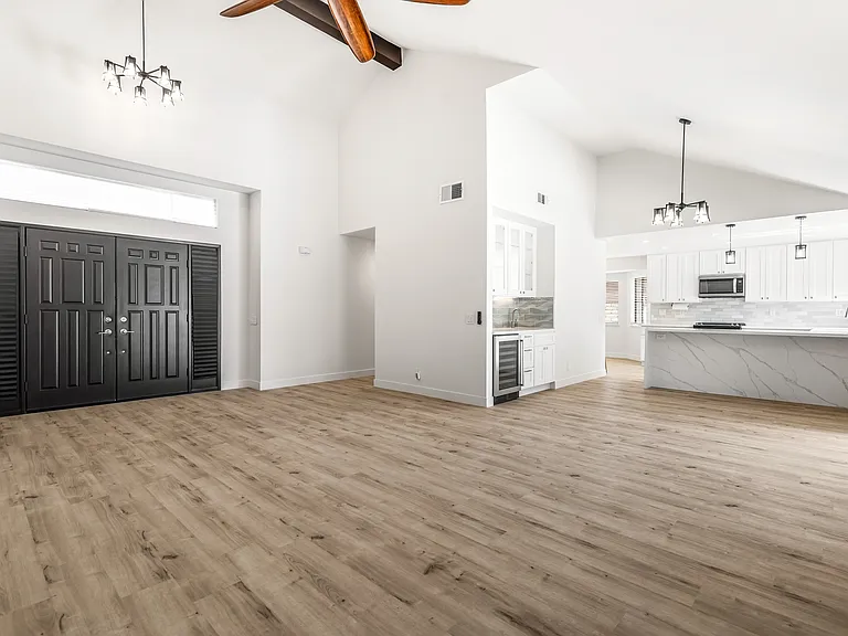 72955 Amber St — Photo 6