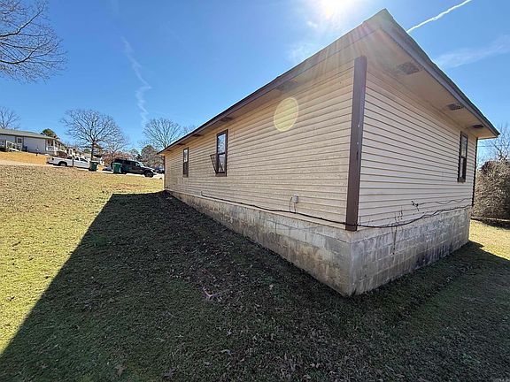 4th image of 41 Compass Point St