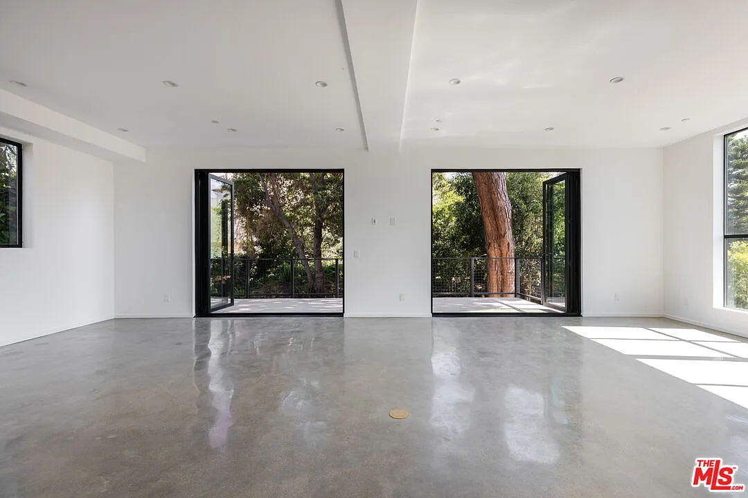 3 bed, 3.5 bath, 2526 sqft, $12,950 — Photo 4
