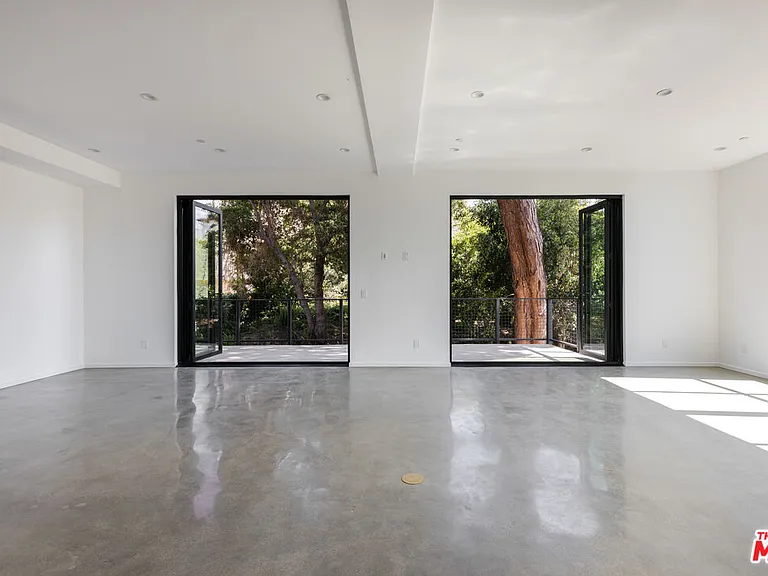1628 1/2 Micheltorena St — Photo 11