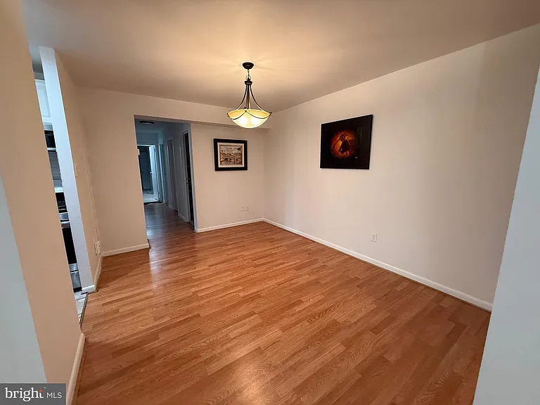 11212 Chestnut Grove Sq #115 — Photo 6