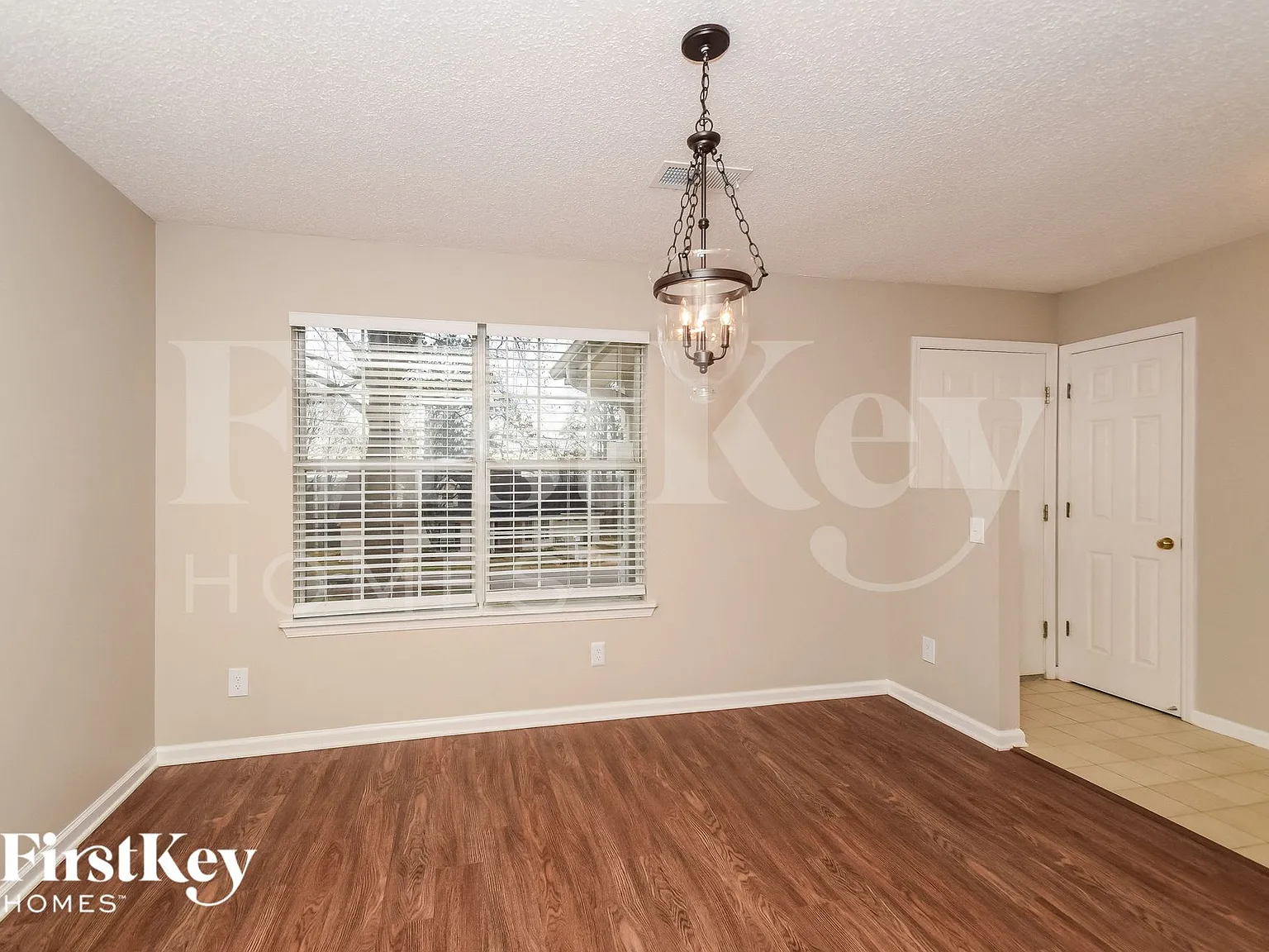 3 bed, 2.0 bath, 1524 sqft, $2,235 — Photo 3