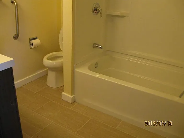 1001 Taylor Ave N #101 — Photo 7