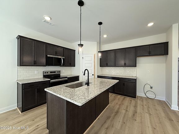 3rd image of 155 Calluna Drive