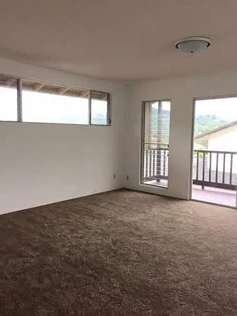 4 bed, 2.5 bath, 2281 sqft, $5,150 — Photo 2