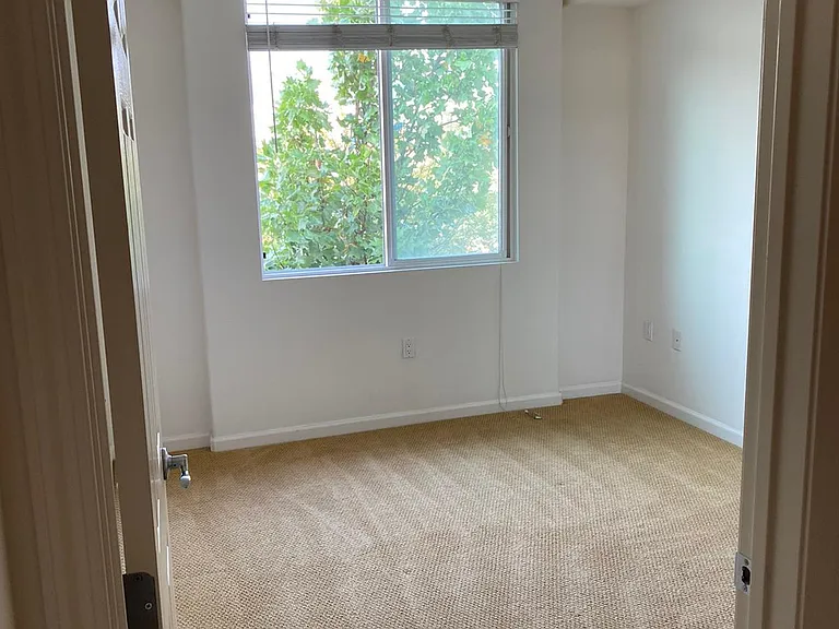 1101 S Main St — Photo 20