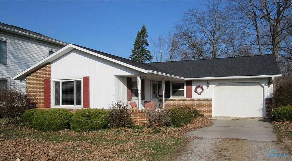 307 S Main St photo 1