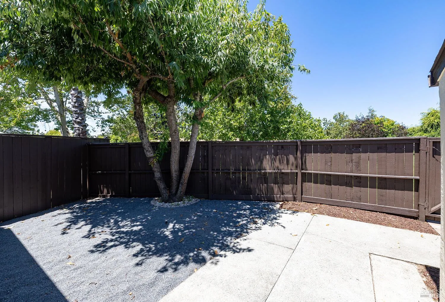 957 W 8th Street - Photo 8