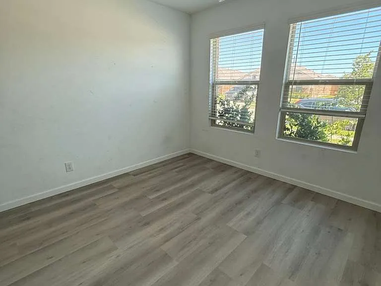 1414 Dovekie Dr — Photo 34