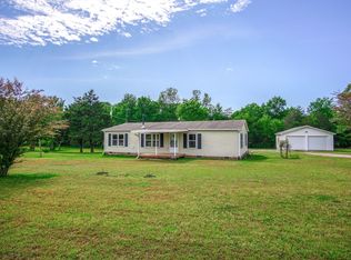 3526 Tobe Robertson Rd, Columbia, TN 38401