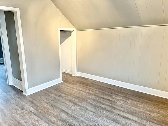 3rd image of 469 Wellington Ave