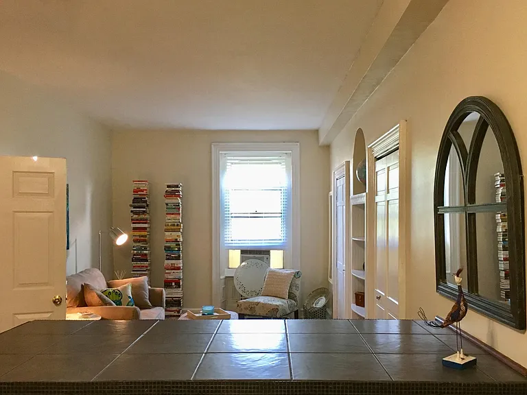 1939 Spring Garden St #3F — Photo 3