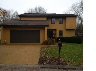 16 Sarah Ave, Springfield, IL 62703