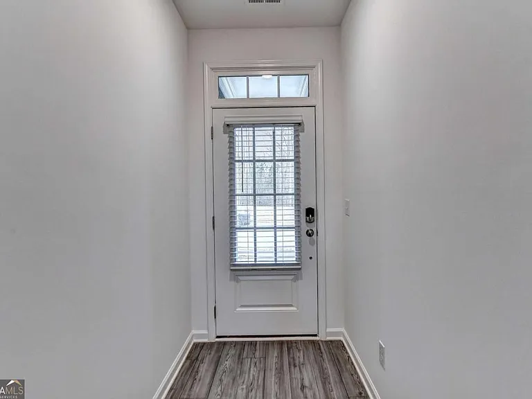 477 Danville Ave — Photo 1