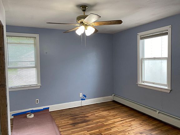 4th image of 85 Sterling Pl