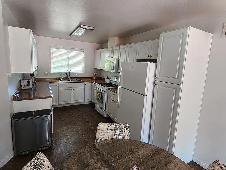 10039 Keller Ave — Photo 4
