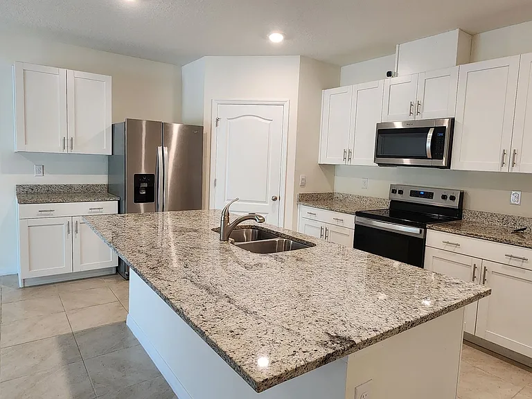 59 Melogold Dr — Photo 3