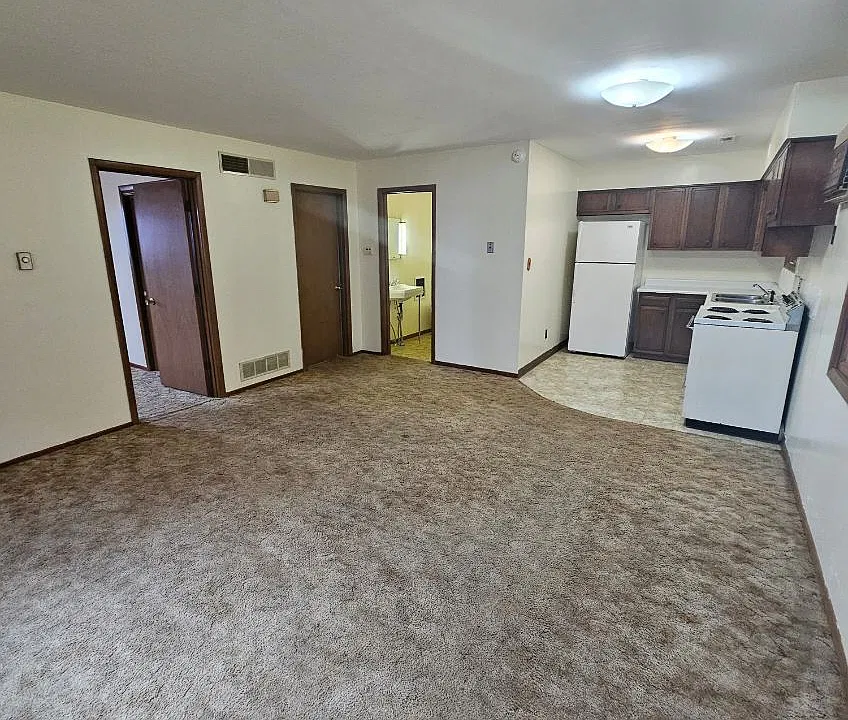 22199 Energy Hwy #4