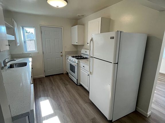 5th image of 4805-4807 Hidalgo Ave #4805