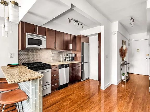 5th image of 350 E 62nd St APT 5K