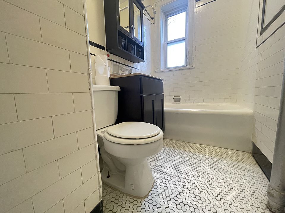 2nd image of 85-87 W 32nd St #23E