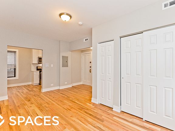 3rd image of 820 W Cuyler Ave #826420