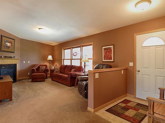 3rd image of 28546 325th St