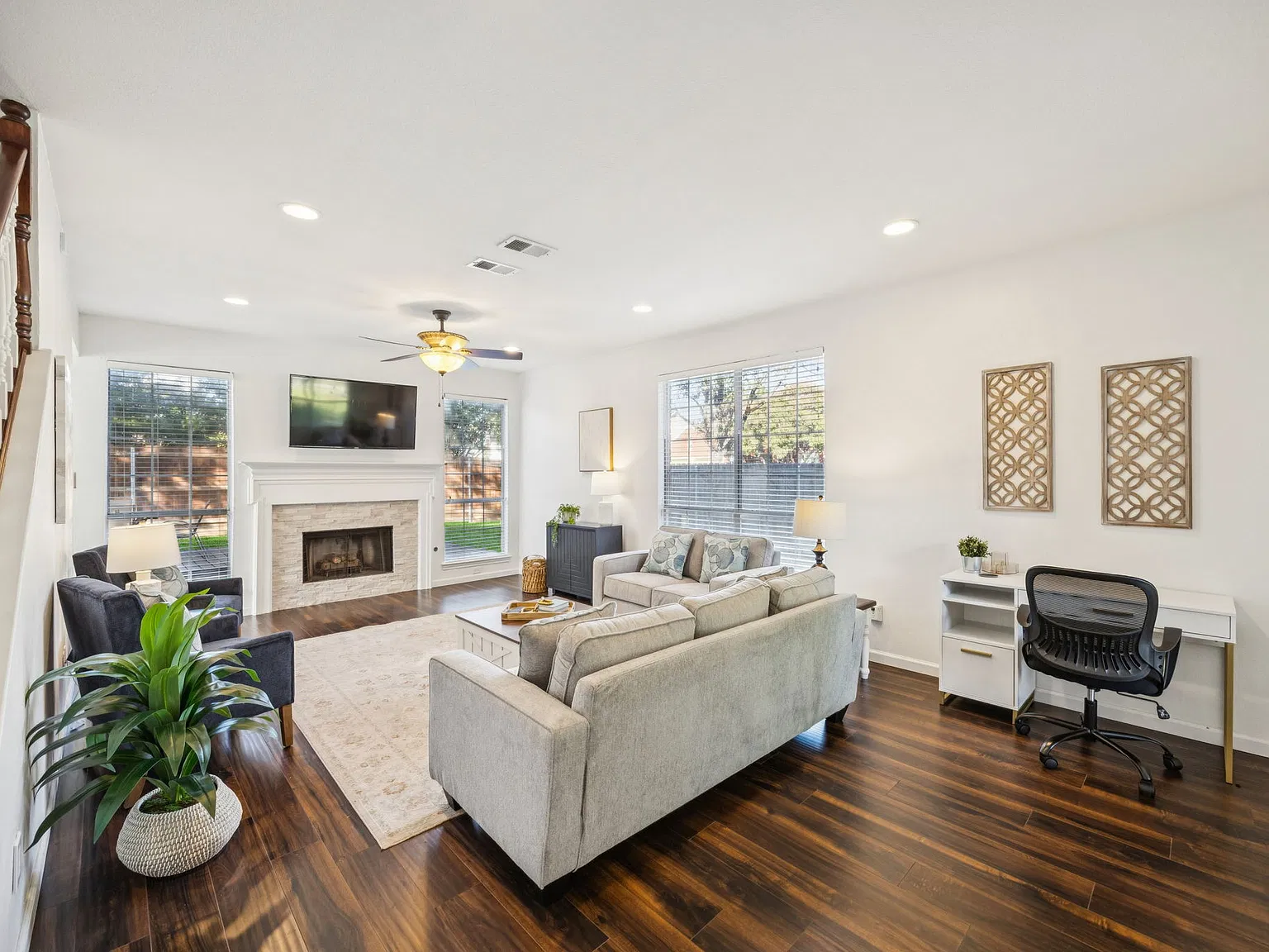 3 bed, 2.5 bath, 1708 sqft, $7,225 — Photo 3