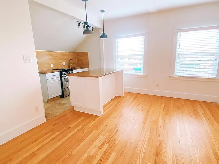 5463B Lawton Ave — Photo 11