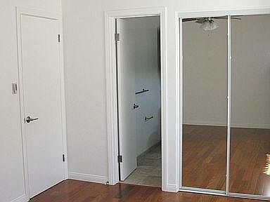 4th image of 935 Missouri St
