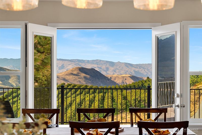 4th image of 5342 Whispering Ridge Drive