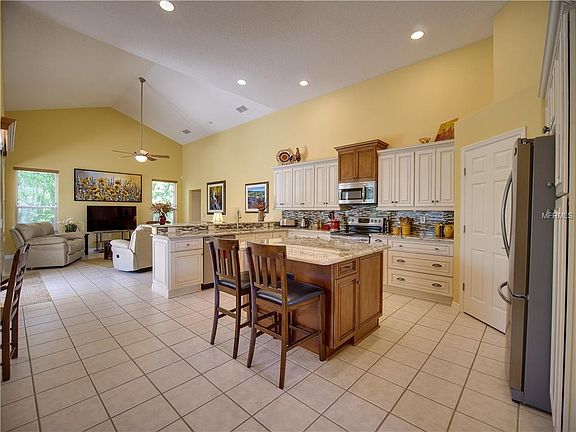 4th image of 1906 Greenside Dr