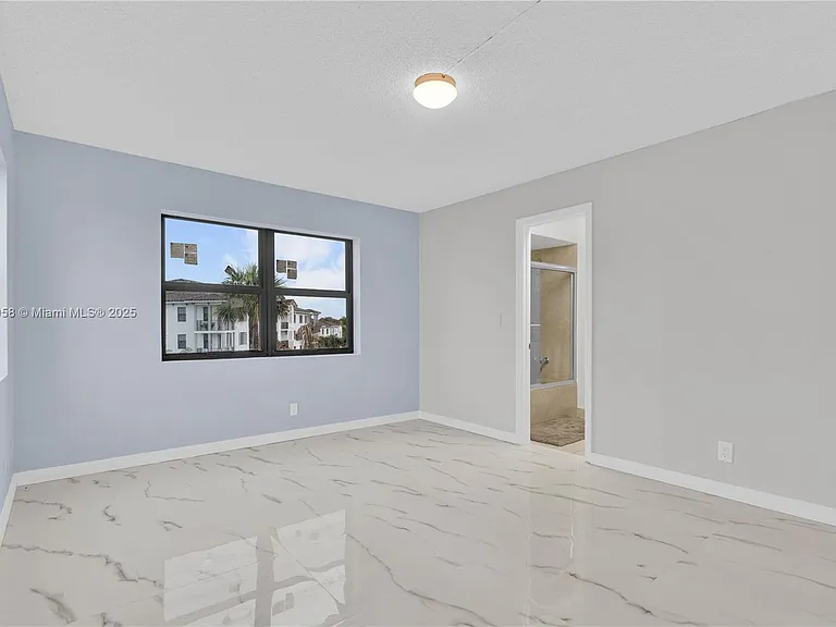 9355 SW 8th St #425 — Photo 18
