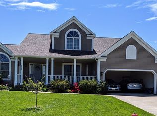 5385 Meadow Park Dr, Kent, OH 44240