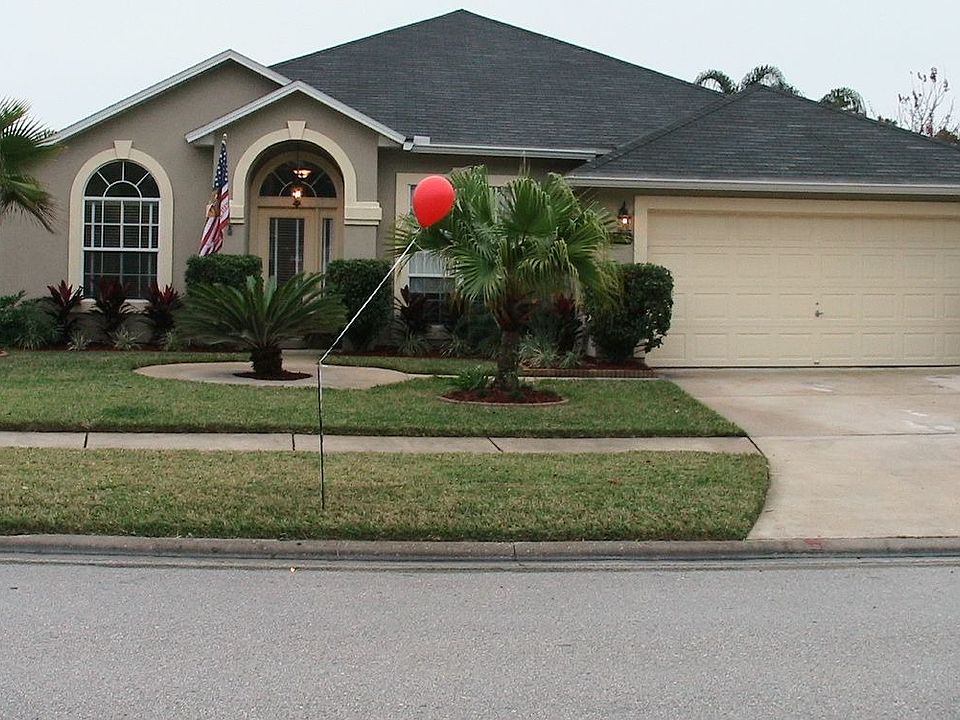 Shows like a model home!