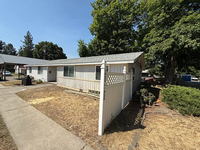 1920 E Front Ave — Photo 25