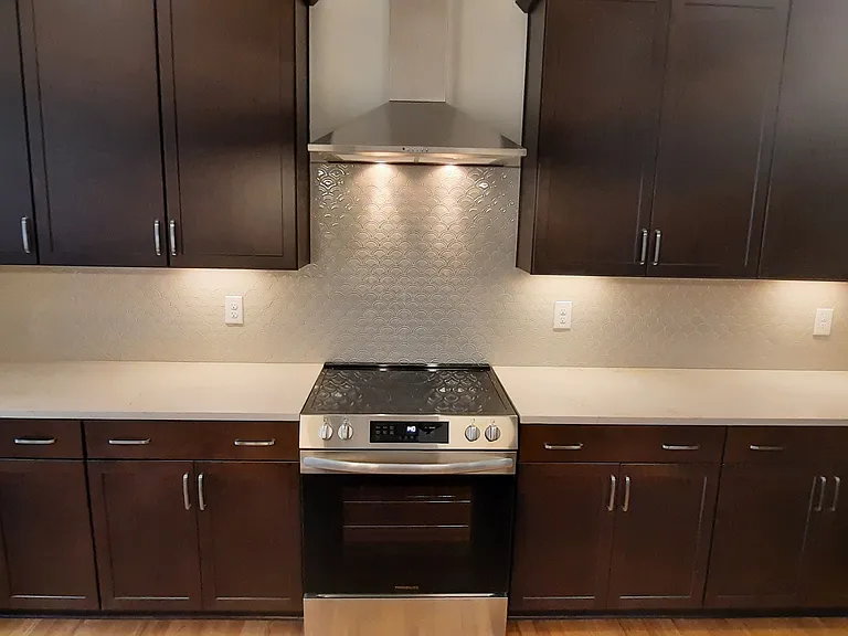 490 W Trinity Ln — Photo 9