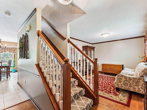 4th image of 12710 Saratoga Ln