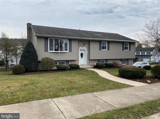 801 N 4th St, Denver, PA 17517