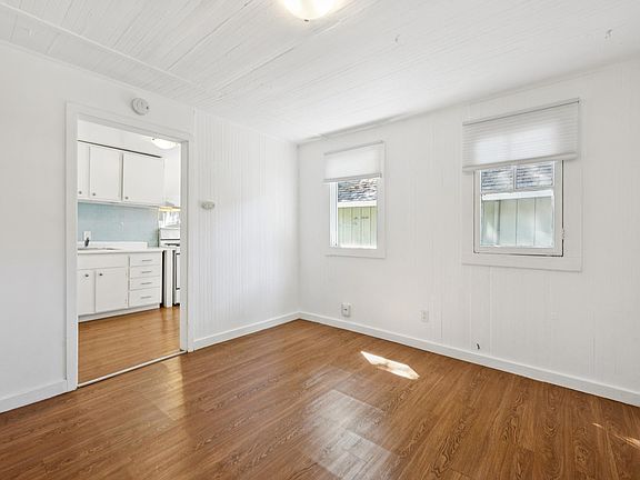 4th image of 136 Northside Ave
