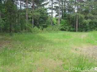 1060 Woodward Ave, Iron Mountain, MI 49801