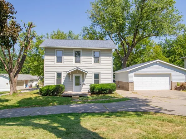 1719 Lucas St, Muscatine, IA 52761